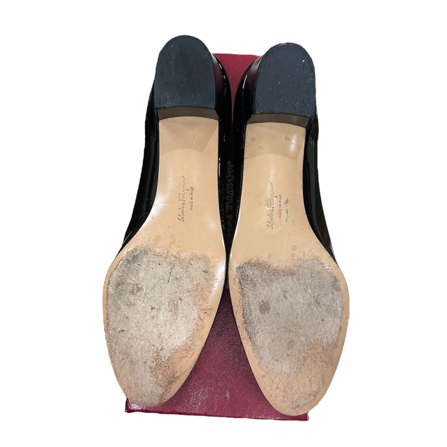 1980s Salvatore Ferragamo Black Patent Leather Gold Bow Pumps W 10